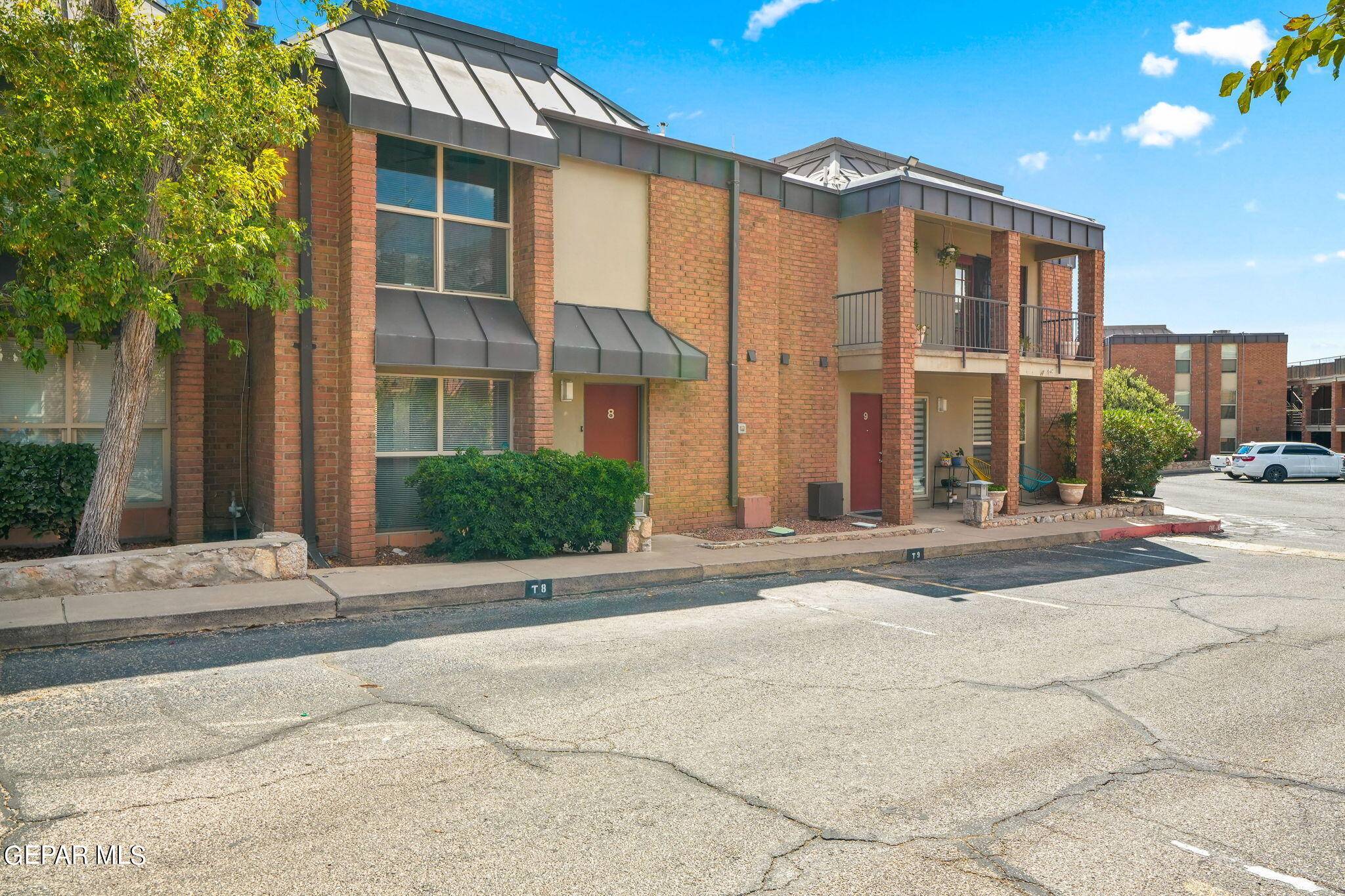El Paso, TX 79902,4433 N Stanton #JT8
