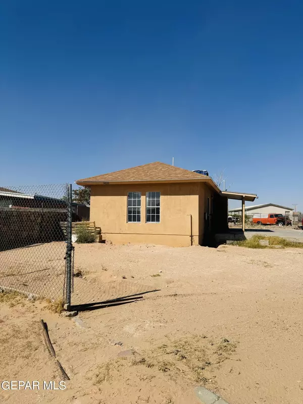 Horizon City, TX 79928,14633 Valentin DR