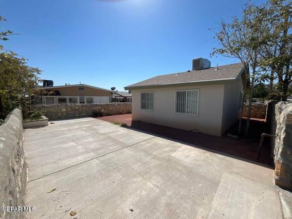 4021 HUECO AVE #REAR, El Paso, TX 79903