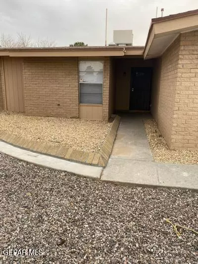 1720 Dave Elliott DR, El Paso, TX 79936