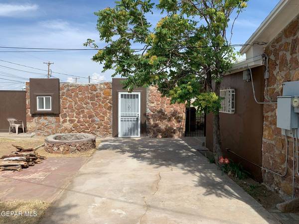 2803 idalia AVE #Studio, El Paso, TX 79930