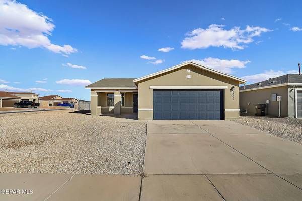 1000 Cattail LN, Horizon City, TX 79928