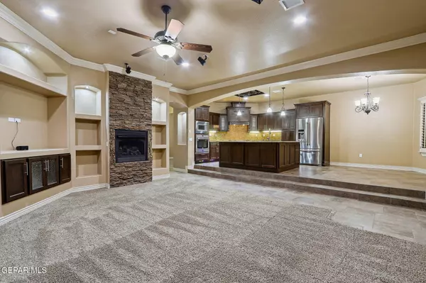 14685 LONG SHADOW AVE El Paso, TX 79938