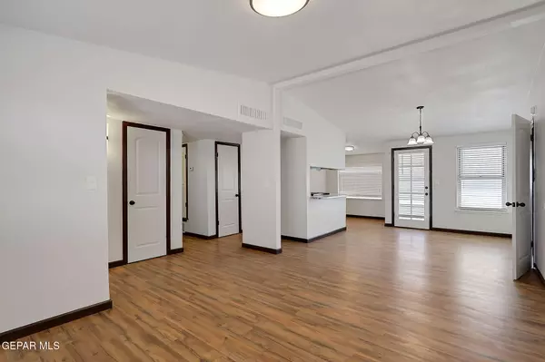 El Paso, TX 79922,312 Fair Lawn LN