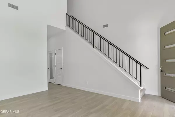 El Paso, TX 79924,10700 Elise ST