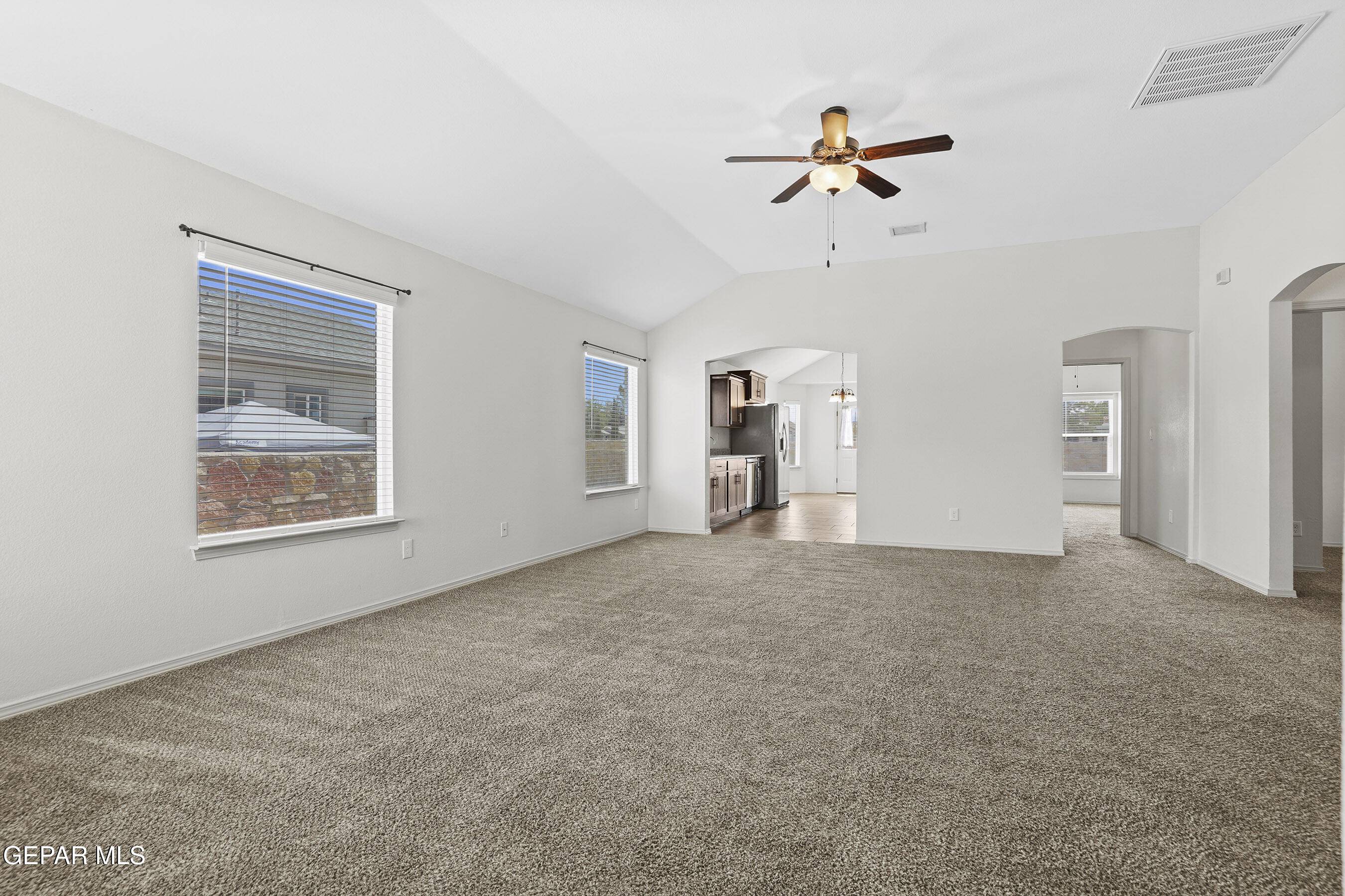 El Paso, TX 79927,11620 FLOR GLORIOSA DR