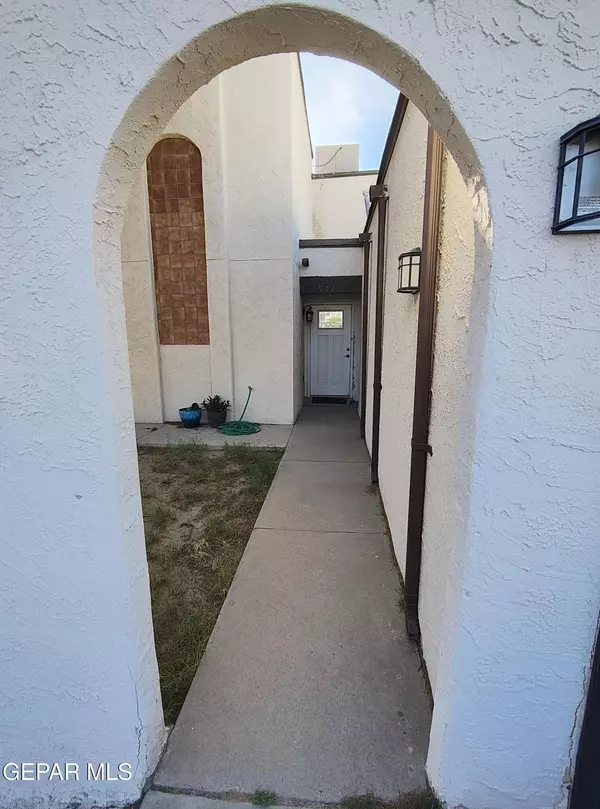 El Paso, TX 79907,902 DESTELLO RD