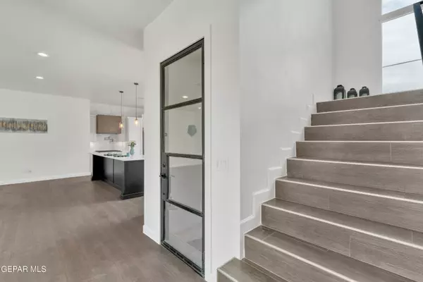 El Paso, TX 79911,7464 CIMARRON GAP DR
