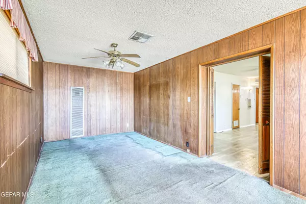 El Paso, TX 79924,5319 Joe Herrera DR