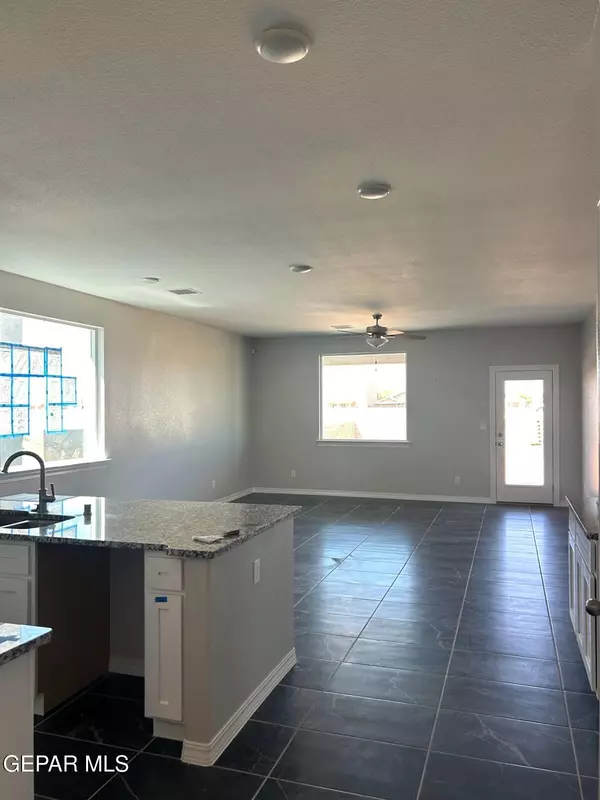 El Paso, TX 79928,12913 CareFree AVE