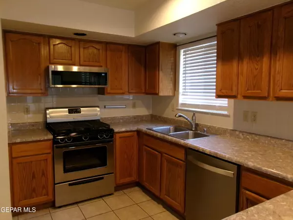 El Paso, TX 79912,7005 BLACK RIDGE DR