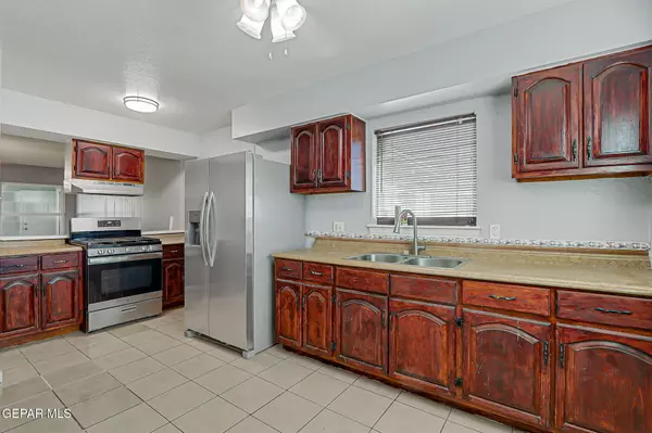 El Paso, TX 79936,2624 Lake Victoria DR