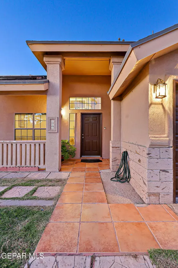 Socorro, TX 79927,405 Santorini CT