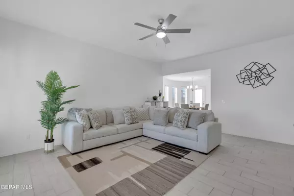 El Paso, TX 79928,805 paseo tranquillo PL