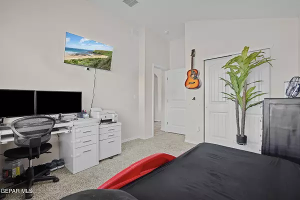 El Paso, TX 79938,5025 MARCELLA SANTILLANA ST