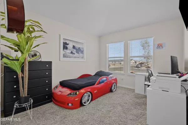 El Paso, TX 79938,5025 MARCELLA SANTILLANA ST