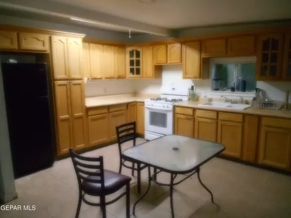 El Paso, TX 79938,15581 LEXA DEAN