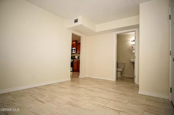 El Paso, TX 79915,7320 Dale RD #2