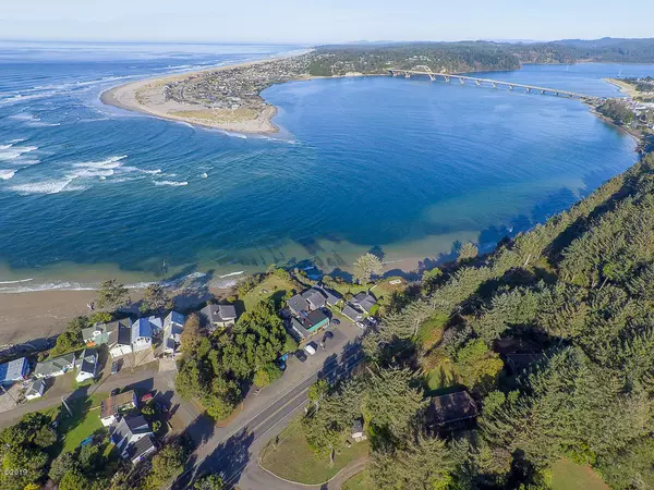 780 SW Pacific Coast HWY, Waldport, OR 97394