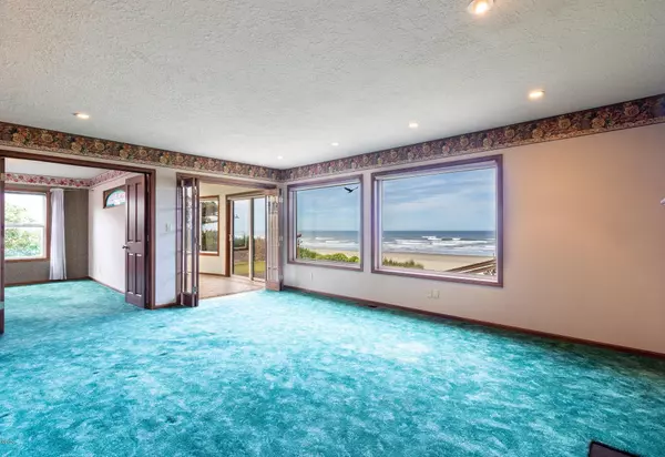 Waldport, OR 97394,4986 SW Surf Pines LN