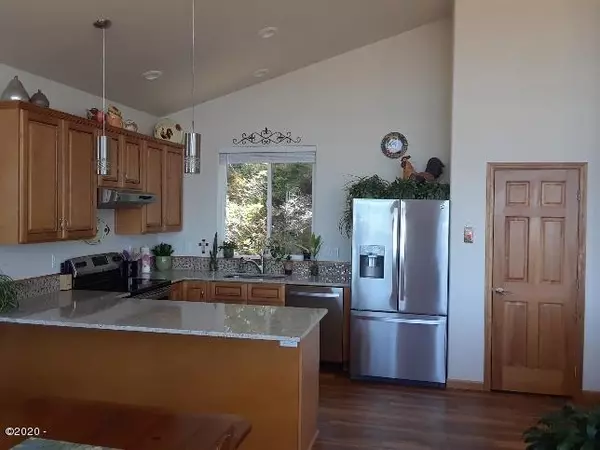 Waldport, OR 97394,2109 NW Parker AVE