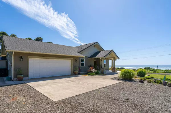 3385 SW Pacific Coast Hwy, Waldport, OR 97394