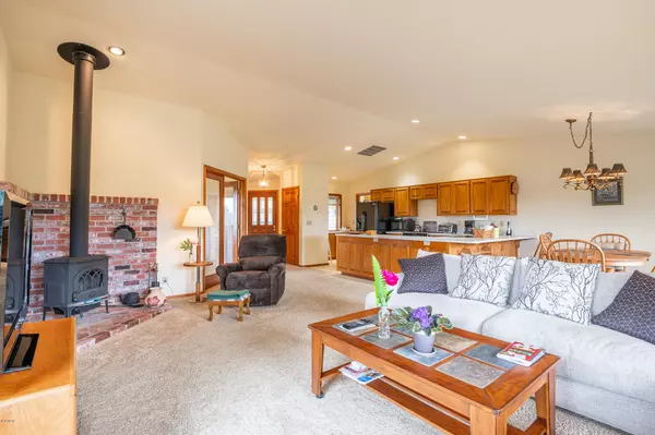 Waldport, OR 97394,430 SW OVERLOOK DR