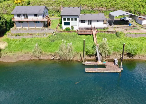 56 E Trafzer LN, Tidewater, OR 97390