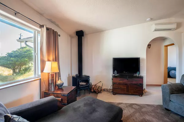 Waldport, OR 97394,1905 NW BRIDGEVIEW DR