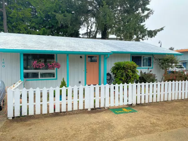160 SW Strawberry LN, Waldport, OR 97394
