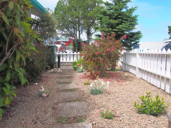 Waldport, OR 97394,160 SW Strawberry LN