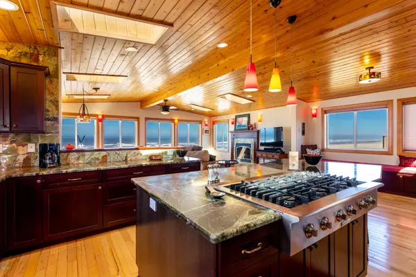 Waldport, OR 97394,5346 SW Pacific Coast HWY