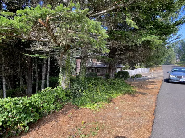 Waldport, OR 97394,940 NW Highland CIR