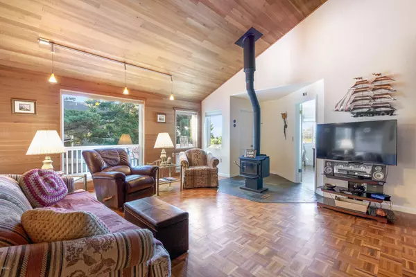 Waldport, OR 97394,1713 NW Sandpiper Dr.