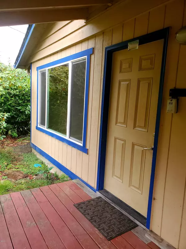 Waldport, OR 97394,1365 Crestline
