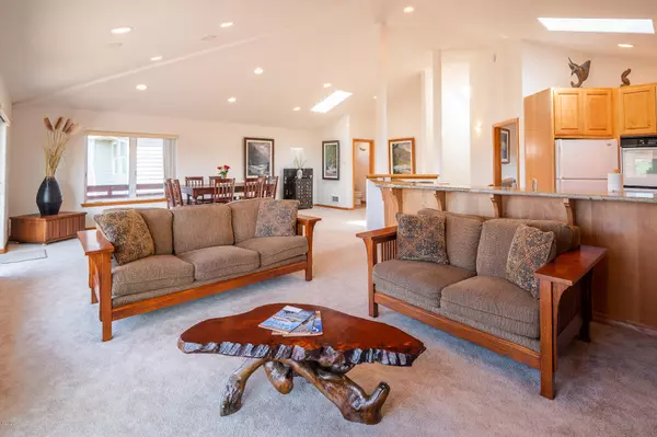 Waldport, OR 97394,910 NW Oceania DR