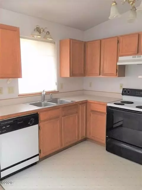 Waldport, OR 97394,1605 NW Parker AVE