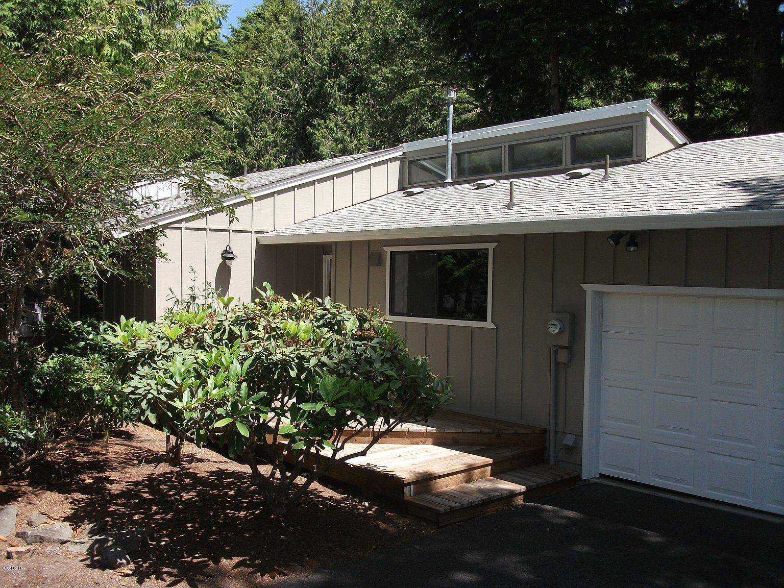 186 SW The, Depoe Bay, OR 97341