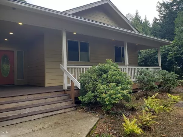 Waldport, OR 97394,745 SW Skyline