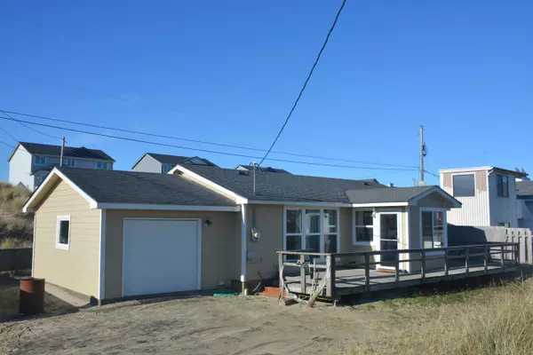 2010 NW Seaview DR, Waldport, OR 97394-9444