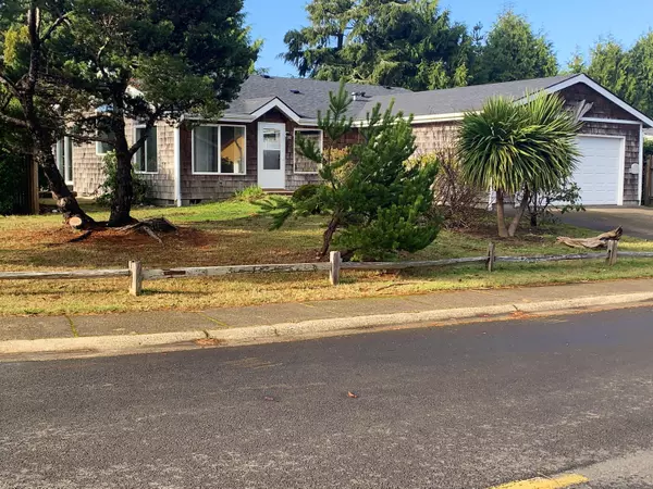 1480 SW Ironwood DR, Waldport, OR 97394