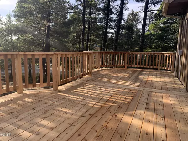 Waldport, OR 97394,3601 NW Shore View LOOP