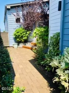 Waldport, OR 97394,580 SW Green DR