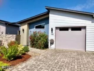 580 SW Green DR, Waldport, OR 97394