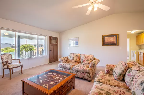 Waldport, OR 97394,1937 NW Admiralty CIR