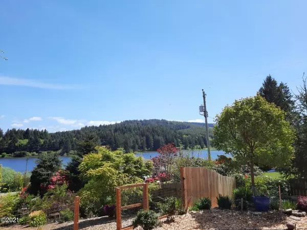 Waldport, OR 97394,2566 SE Hawley LN