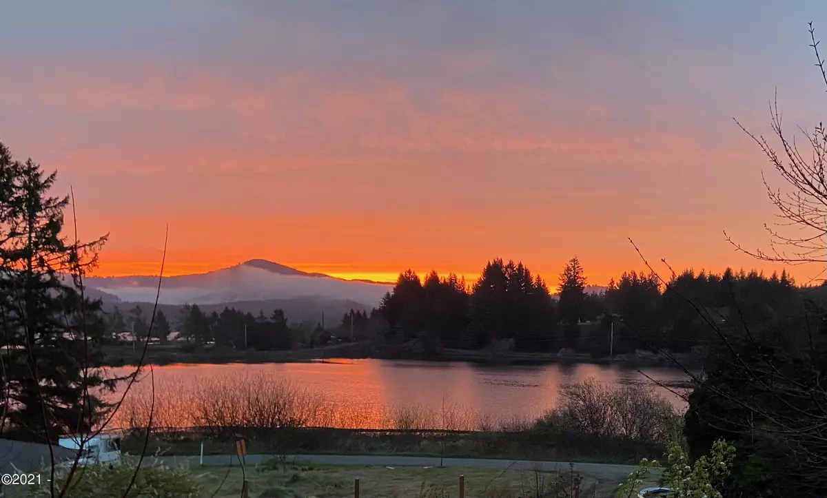 Waldport, OR 97394,2566 SE Hawley LN