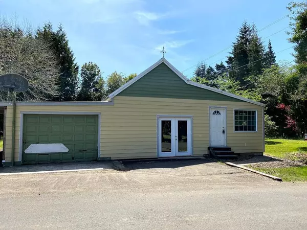 677 SE Moffitt RD, Waldport, OR 97394