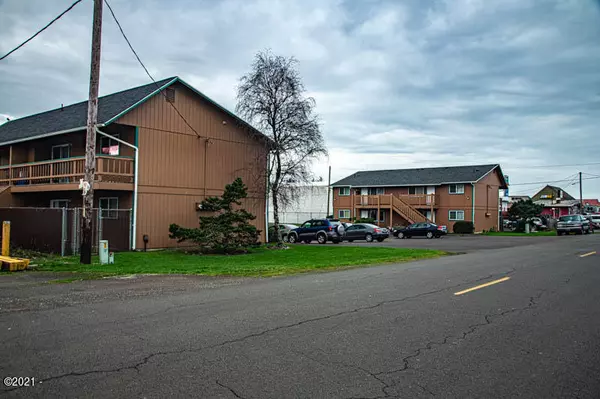 445-465 NW Spring ST, Waldport, OR 97394