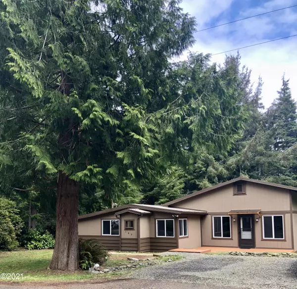 145 NE Waldport Heights, Waldport, OR 97394